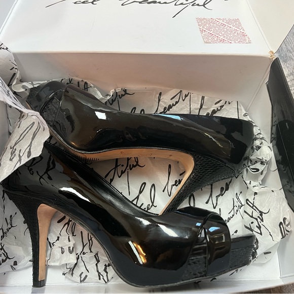 WHBM Patent Heels - Picture 4 of 7